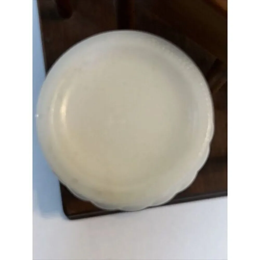 MCM Wood Napkin‎ Holder Milk Glass Salt and Pepper  Set Vintage Early American